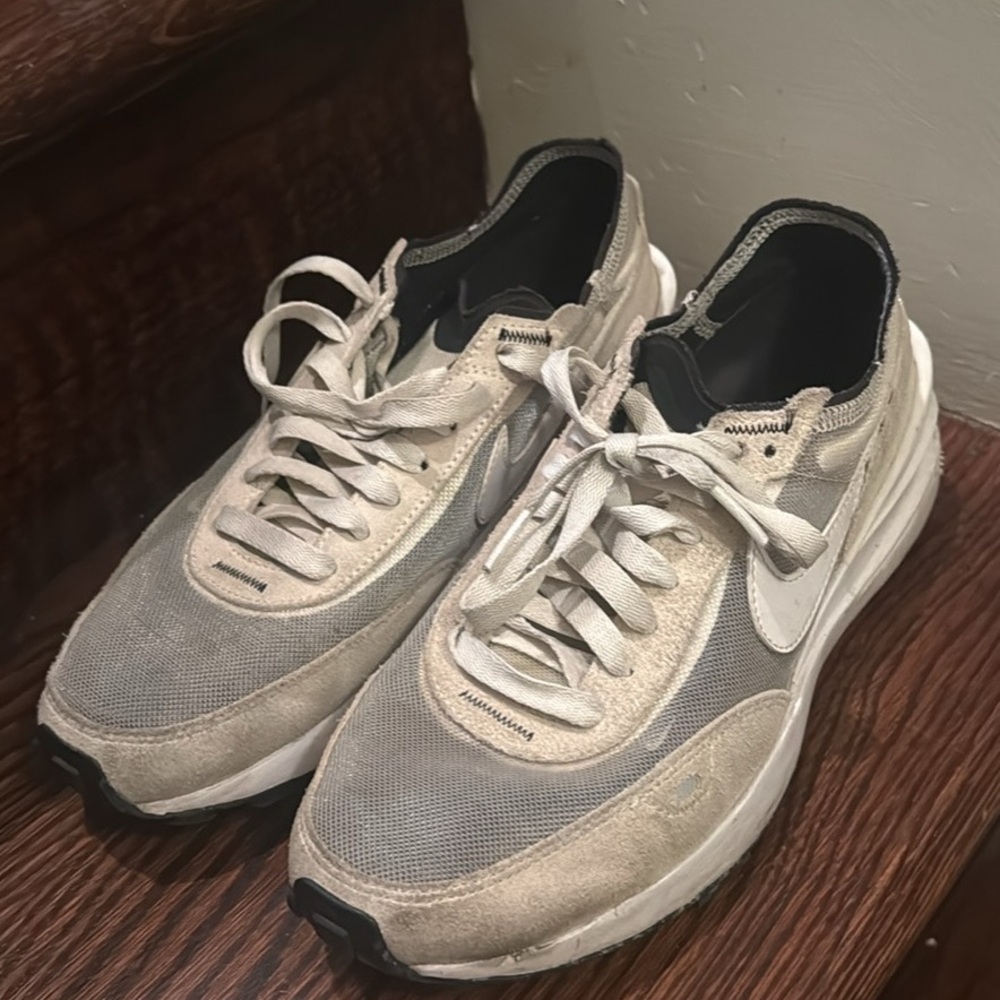 Women’s Nike Waffle One Sz 7.5